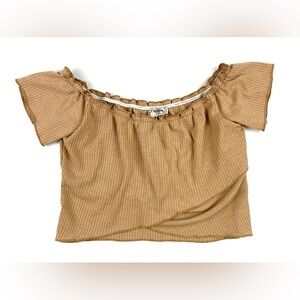 Women’s Tan Short Sleeve Bear Dance Crop Top Size Medium